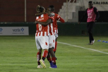 Emelec sumó otra derrota, esta vez en su visita a Técnico Universitario.