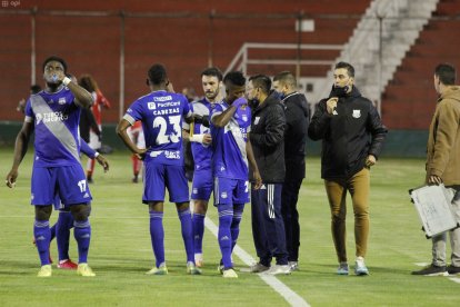 En la última jornada (9), Emelec perdió de visita (2-0) contra Técnico Universitario.