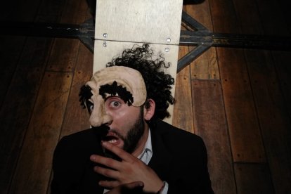 El actor Alejandro Carvajal es uno de los protagonistas de la puesta en escena