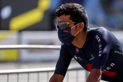 Richard Carapaz llegó con el pelotón principal en la tercera jornada del Tour que tuvo la meta en la ciudad de Sisteron.