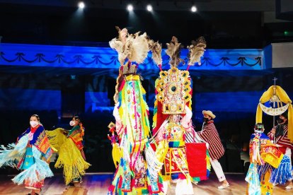 La puesta en  escena llegó a miles de personas por redes sociales.