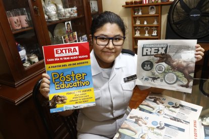 La cadete Valeria Cadena dice que las láminas son un apoyo en la enseñanza.