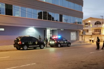 A las 17:15 del 3 de septiembre se desalojó el edificio y se cerraron calles.