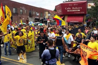 La Sectima Oscura en las calles de Nueva York, el amarillo y negro presente.