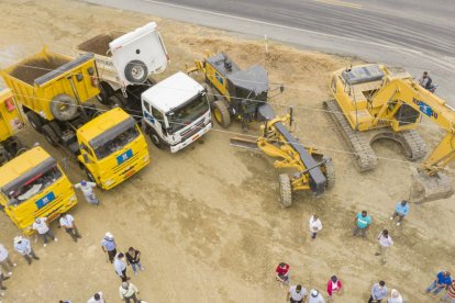 La maquinaria ingresó a la vía Santa Lucía-Cabuyal. Las labores tomarán cerca de 240 días.