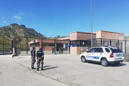 En la noche trasladaron a uno de los internos de la cárcel de Turi.