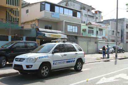 El negocio afectado está ubicado en las calles Pedro Pablo Gómez entre Tungurahua y Lizardo García. LA Policía legó al lugar