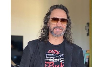 El cantante quiso mantener la noticia en secreto.