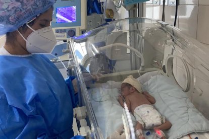 Los gemelos recibirán cuidados especiales durante un mes.