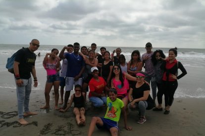 'Mami Perli' con sus 'lindos' viajan en familia