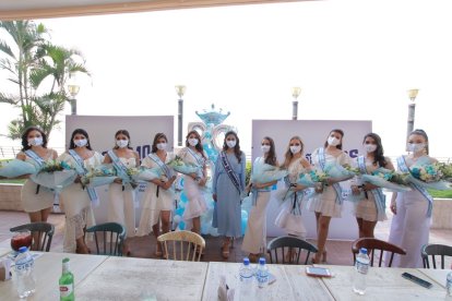 Las candidatas a soberana de Guayaquil fueron presentadas con mascarillas.