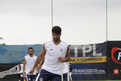 El volante uruguayo Matías Duffard tiene contrato con Guayaquil City hasta finales de 2021.