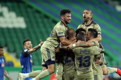 Enner Valencia (13) estuvo en la victoria del Fenerbahce, en la primera fecha de la Liga de Turquía.