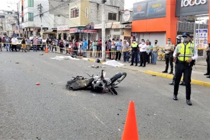 El fuerte estruendo alertó a los moradores.