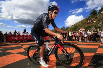 Richard Carapaz llegó en el puesto 25 de la etapa 14 del Tour de Francia.