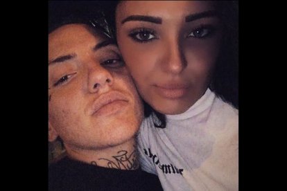 Una imagen de la pareja. Hoy, Maria Paola Gaglione (derecha) está muerta.