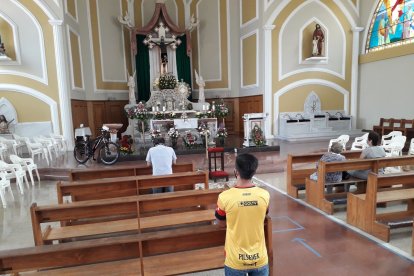 En la iglesia se  controló el aforo de los feligreses y que estos conserven las medidas de prevención.