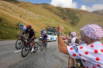 Richard Carapaz durante la etapa reina del Tour de Francia de la que fue protagonista.

 TOPSHOTS-TOPSHOT-CYCLING-FRA-TDF2020-STAGE17