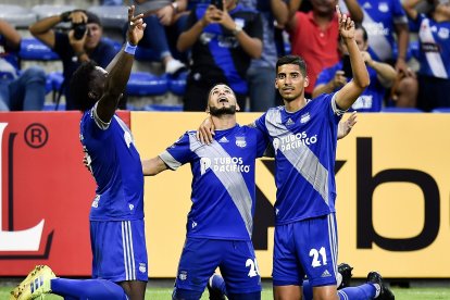 Roberto Ordónez anotó el gol del empate para Emelec, pero terminó expulsado.