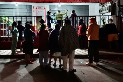 Según los vecinos, los implicados se movían en dos vehículos sin placas.