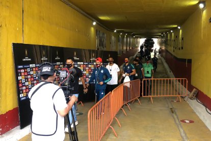El Flamengo de Brasil ya se encuentra en el estadio Monumental, para el duelo copero ante Barcelona.