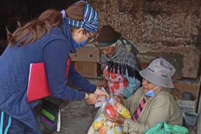 La sonrisa de las abuelitas es el pago que reciben las brigadas.