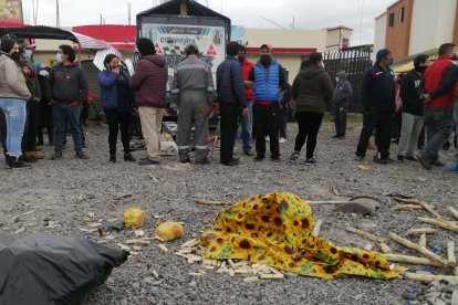 Las hijas de Sixto, llorando, mencionaron que esperan que sea la última muerte que ocurra, en Alobamba, por accidentes de tránsito.