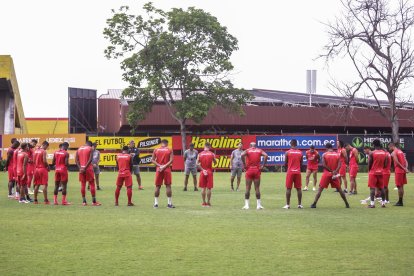 Barcelona se llenó de estrellas y no pasó nada en la Copa Libertadores.