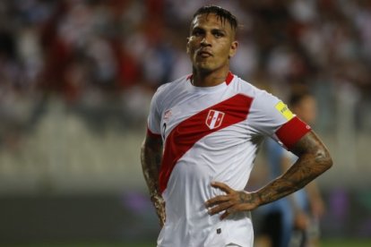 El delantero Paolo Guerrero no fue convocado por una lesión en la rodilla derecha.