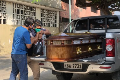 Ángel Guapulema fue velado en su residencia, ubicada en la ciudadela Carlos Alvarado.