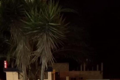 Los vecinos se juntan para patrullar las calles de Calderón.