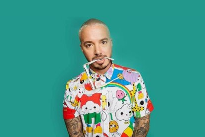 Balvin es oriundo de Medellín, Colombia y tiene 35 años de edad.