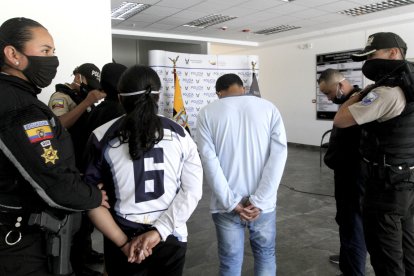 La mujer sería quien avisó a los  delincuentes para que robaran en el local.