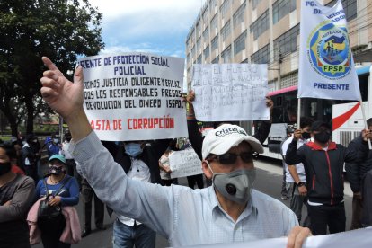 En la marcha participaron varias asociaciones que defienden los derechos de los asegurados.