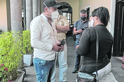 Las mujeres acudieron a la Intendencia de Policía para explicar la situación de los establecimientos.