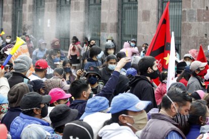 Los protestantes no respetan el distanciamiento social durante las medidas de hecho.