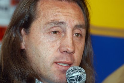 Älex Aguinaga fue jugador de la selección de Ecuador, ahora es comentarista en México.