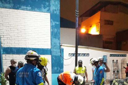 El ciudadano fue rescatado por bomberos. El hecho ocurrió en la séptima etapa de la ciudadela Alborada.