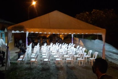 La policía inició las investigaciones para esclarecer el doble asesinato.