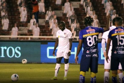El zaguero Moisés Corozo, además de dar solidez a la defensa de Liga de Quito, aporta con goles de tiro libre
