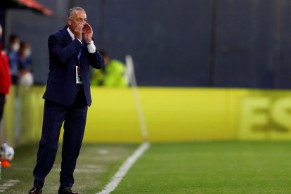 El estratega Gustavo Alfaro debutó en el banquillo de la selección de Ecuador, ante Argentina en las eliminatorias al Mundial de Catar 2022
