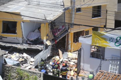 En el primer piso funcionaba un restaurante donde al parecer estaba el cilindro de gas.