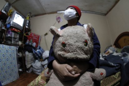 Este oso de peluche acompaña a Pamela por más de 40 años. Fue lo que se compró con su primer sueldo, cuando tenía 15 años.