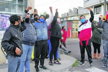 Los moradores hicieron un plantón para exigir mayor seguridad en el barrio.