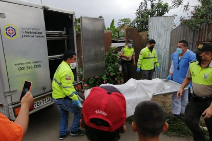 El cadáver fue descubierto como a las 08:00 de hoy 16 de octubre.