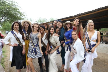 Candidatas a Miss Ecuador 2020 en uno de sus recorridos.