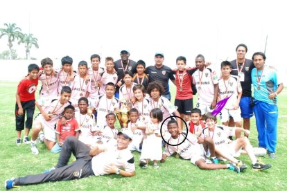 La sub-14 de Independiente del Valle cuando ganó el título nacional en 2013.