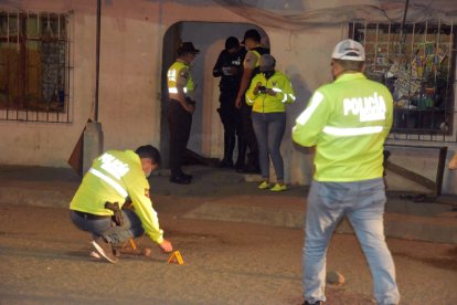 La policía investiga por qué motivo le quitaron la vida al sujeto conocido solo como Azulito.