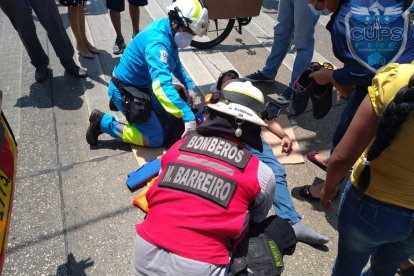 La escena del accidente. Hubo sorpresa e indignación luego del arrollamiento múltiple.