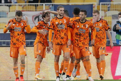 Juventus ganó 2-0 al Dinamo de Kiev en la fecha 1 de la Liga de Campeones.